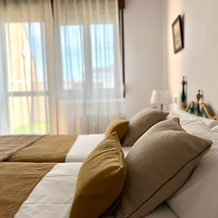 Apartamento Housing Padre Isla Con Garaje León