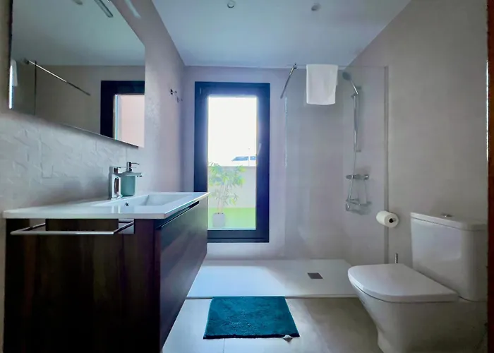 Housing Padre Isla Con Opcion A Garaje * ليون