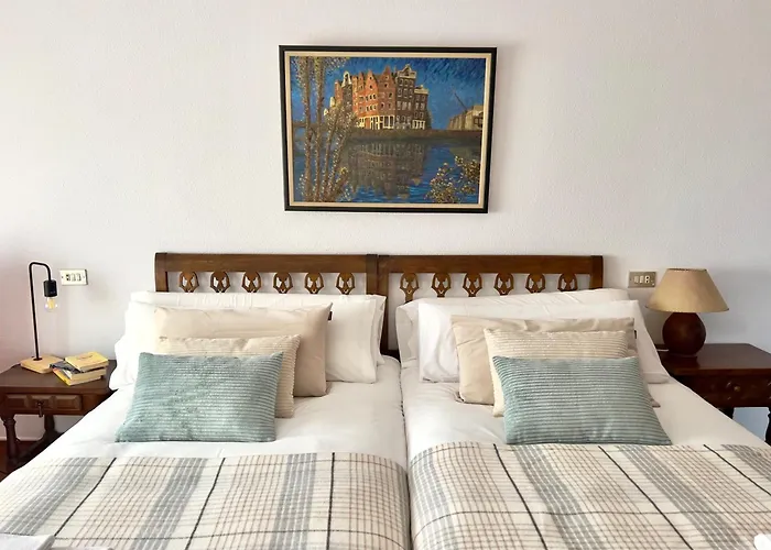 Housing Padre Isla Con Opcion A Garaje * ليون